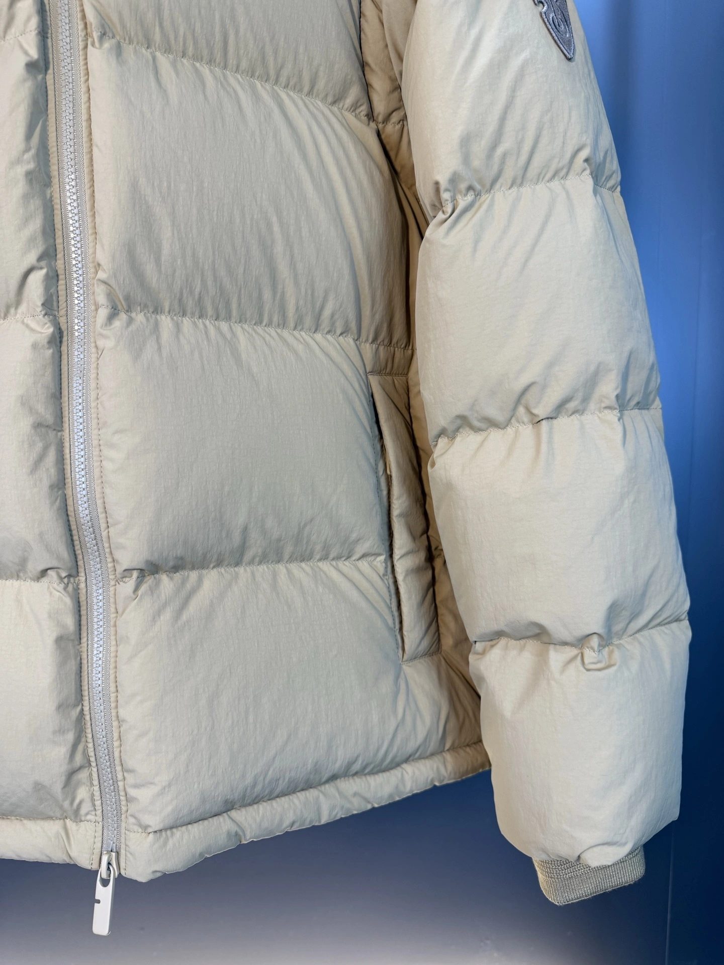 wg.luxury- 2ur25rry Down jacket 90 white duck down 2colour item:E-F110J2429-2
